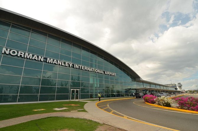Kingston Round Trip Airport Transfers to Ocho Rios - Meeting your driver at Norman Manley International Airport