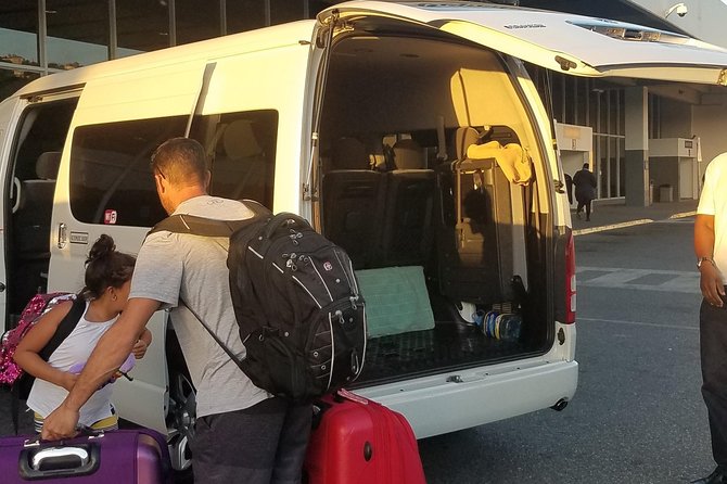 Kingston Round Trip Airport Transfers to Ocho Rios - The return ride to Norman Manley Airport