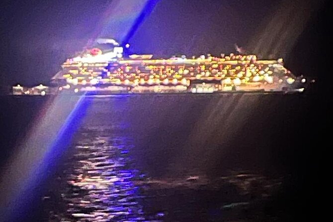 Luminous lagoon Dark night Tour from Ocho Rios and Runaway Bay Hotels - The short boat ride across the lagoon