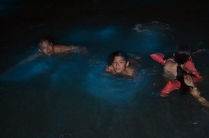 Luminous Lagoon Tour from Montego Bay & Rosehall Hotels - A small group helps on a short evening outing