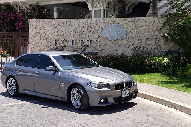Luxury Transfer: Montego Bay Airport - Negril & Ocho Rios Resorts - Key points at a glance