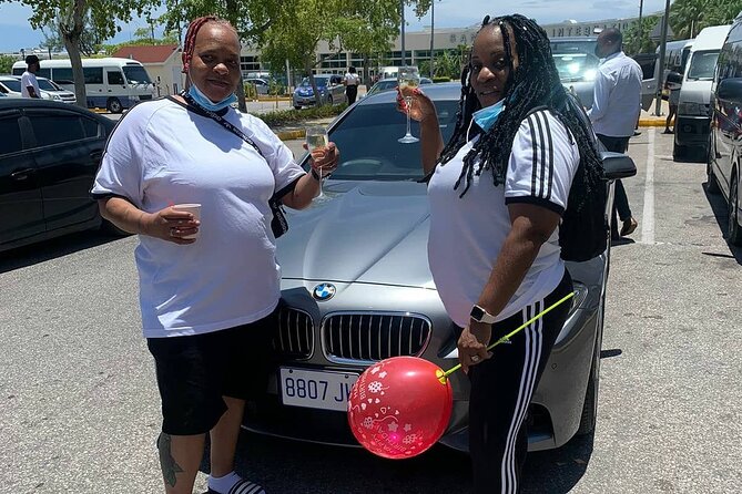 Luxury Transfer: Montego Bay Airport - Negril & Ocho Rios Resorts - Champagne, rum punch, and a Jamaican welcome