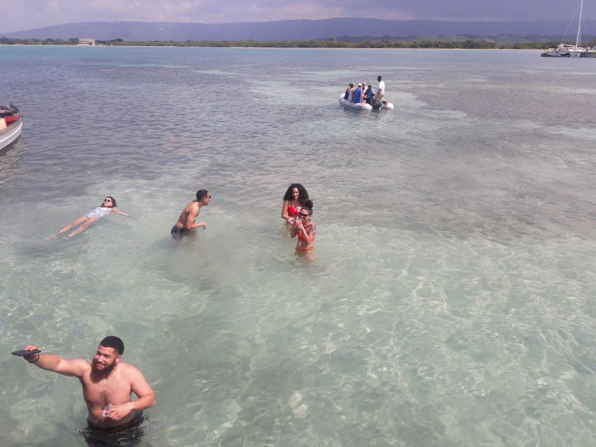 Montego Bay: 8-Hour Appleton & Pelican Bar Return Transfer - From Black River to Parotee and the sea