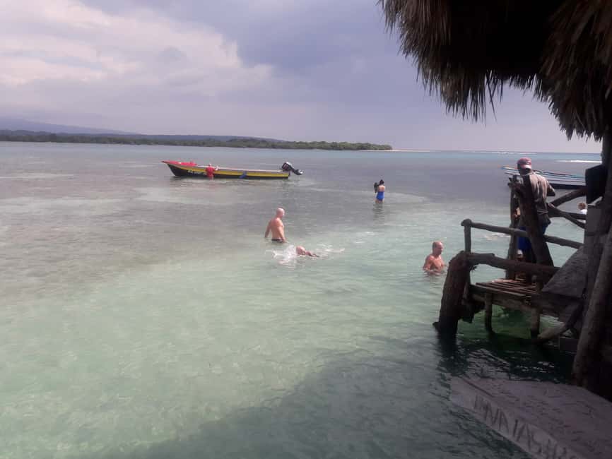 Montego Bay: 8-Hour Appleton & Pelican Bar Return Transfer - Seafood lunch at Floyd’s Pelican Bar