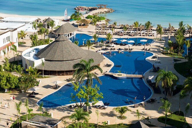 Montego Bay Airport Ja MBJ to Hotels in Montego Bay or Falmouth - Private Service For Couples, Families, And Groups