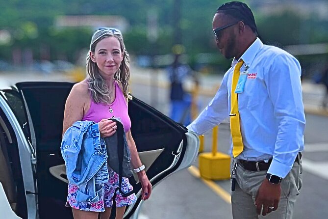 Montego Bay Airport (MBJ) Transfer One-Way or Round-Trip to Hotel - Landing at Sangster International Airport