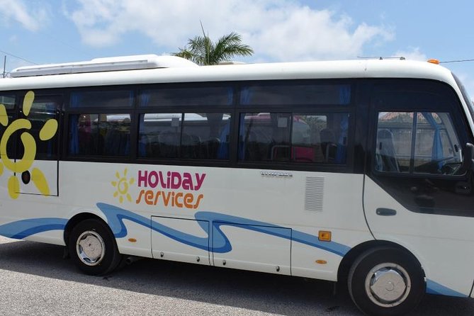 Montego Bay Airport (MBJ) Transfer One-Way or Round-Trip to Hotel - The shared ride to your Jamaican hotel