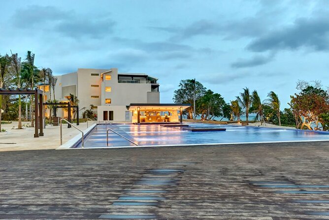Montego Bay Airport private Taxi to Royalton Negril - What the driver handles for you