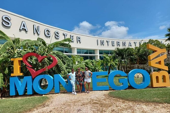 Montego Bay Airport Private Transfer to Hotels in Montego bay - What the private format means for you