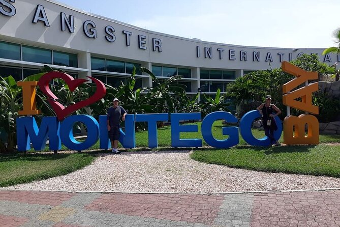 Montego Bay Airport Private Transfer to Hotels in Montego bay - A 15 to 20 minute ride to your hotel