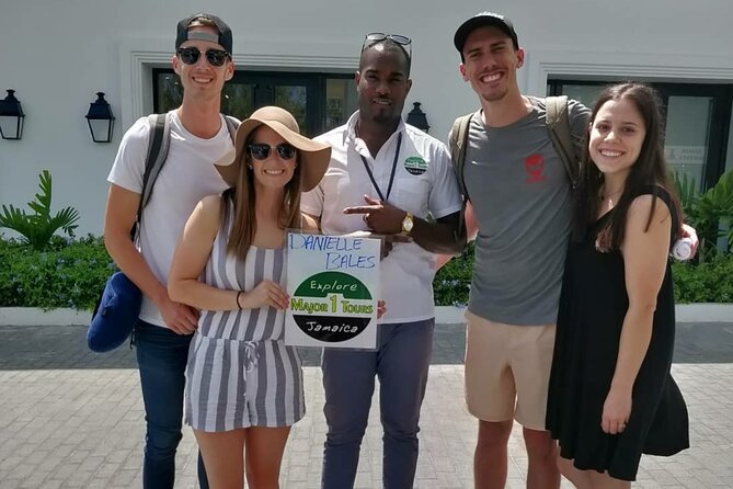 Montego Bay Airport Transfer to Resorts in Montego Bay - Finding your representative at Sangster International Airport