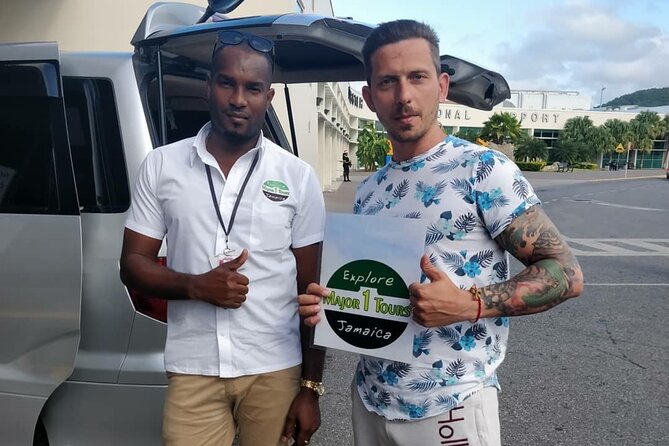 Montego Bay Airport Transfer to Resorts in Montego Bay - One-way or round-trip: choose with your departure in mind