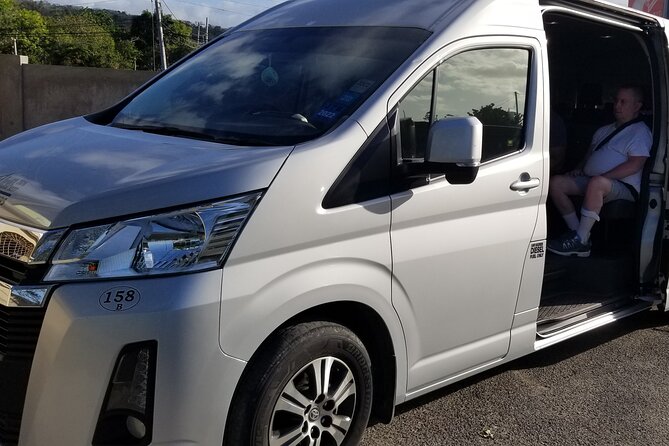 Montego Bay airport transfers - Meeting your driver at Sangster International Airport