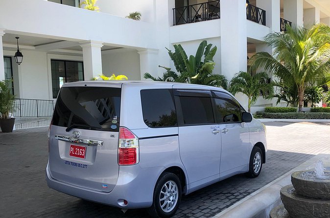 Montego Bay Airport Transfers ( Round Trip-Montego Bay Hotels) - What to expect at the meeting point