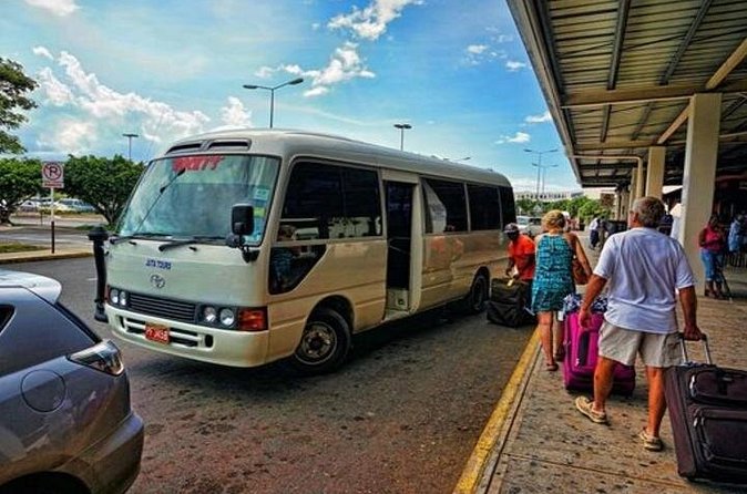 Montego Bay Airport Transfers to Negril Hotels - What makes the private format worth the price