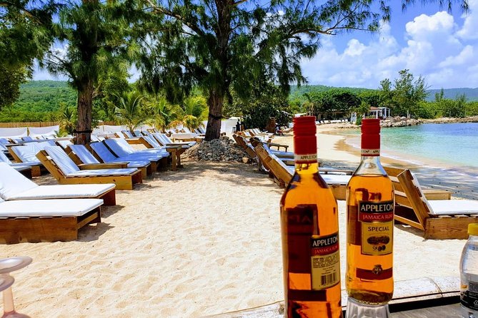 Montego Bay: Bamboo Beach Break - Food, drinks, massages, and snorkeling