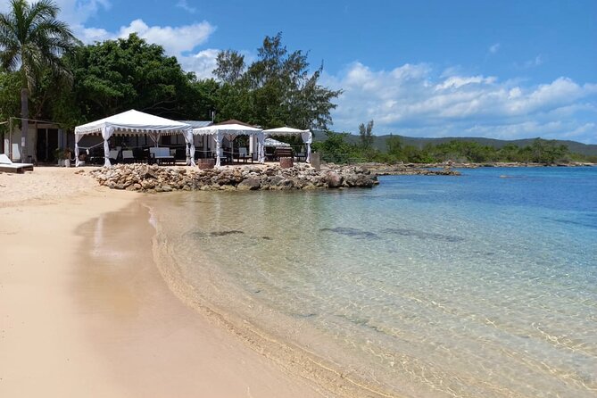 Montego Bay: Bamboo Beach Club with Lunch and Cocktails - Claiming your chair at Bamboo Beach Club