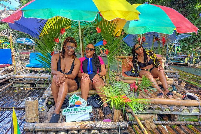 Montego Bay: Bamboo Rafting with Limestone Massage & Shopping - The people make a difference
