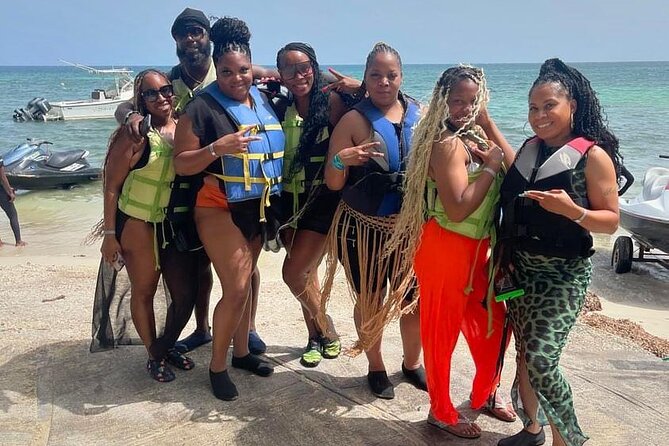 MONTEGO BAY City Highlights Tour - Jamaican food, patties, fruit, and Red Stripe