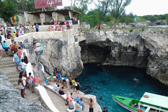 Montego Bay Excursion Negril 7 Miles Beach, Rick's Cafe and Time Square Shopping - Leaving Montego Bay for Negril