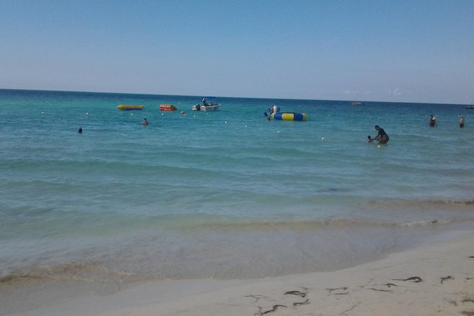 Montego Bay Excursion Negril 7 Miles Beach, Rick's Cafe and Time Square Shopping - Rick’s Cafe and the Cliff-Jumping Show