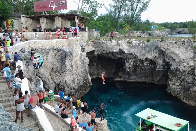 Montego Bay Excursion Negril 7 Miles Beach, Rick's Cafe and Time Square Shopping - What the $135.50 Price Covers