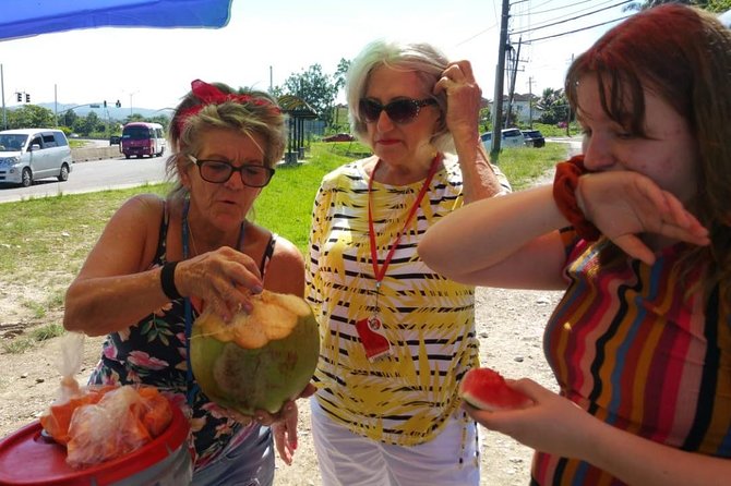 Montego Bay hi lite and culture tour - Local fruit and Jamaican food can make the tour personal