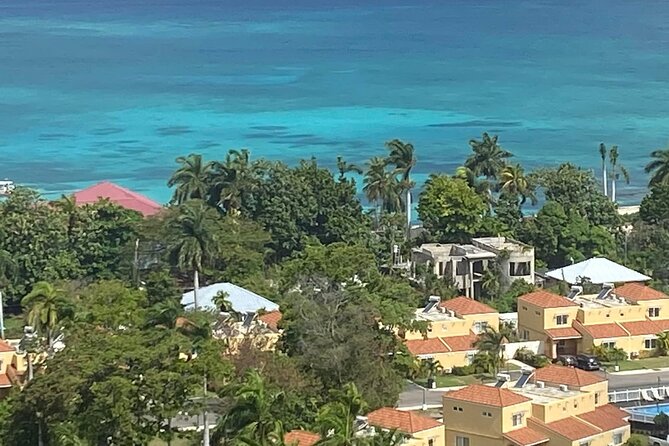 Montego Bay Highlight Tour - Coffee, Jamaican rum, and the first shopping stop