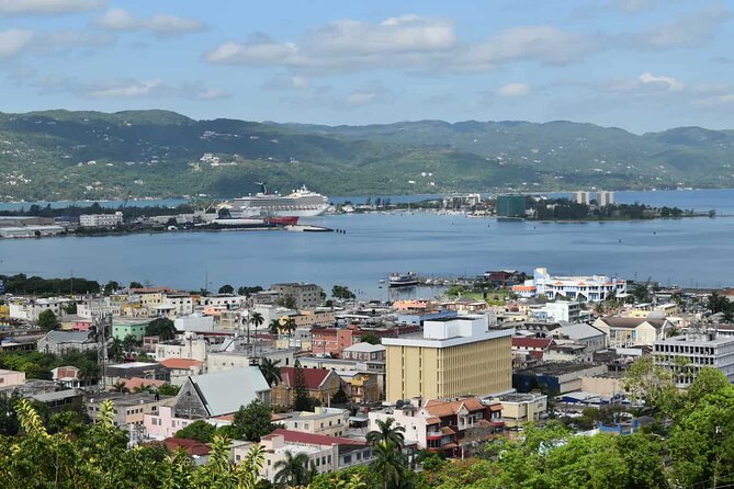 Montego Bay Highlights From Montego Bay Hotels - Sam Sharpe Square and the city center