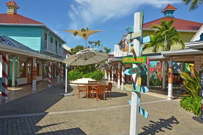Montego Bay Highlights Tour with Shopping and Bamboo Rafting - How the day may feel in practice