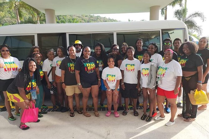 Montego Bay Jamaica MBJ Airport Transfer to Hotels in Montego Bay - Families, seniors, and larger parties
