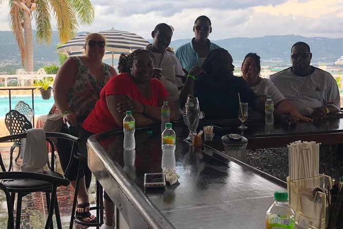 Montego Bay Private and Customized Highlights Day Tour - Local fruit, patties, and a proper Jamaican lunch
