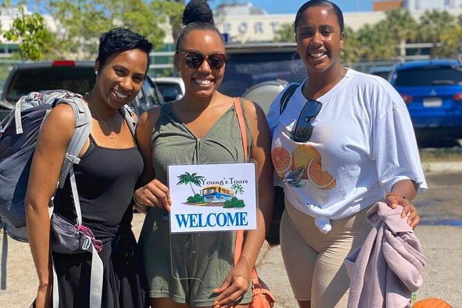 Montego Bay Roundtrip Luxury Transfer with Lounge Access - From the Lounge to Your Montego Bay Resort