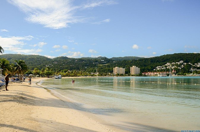 Montego Bay Sightseeing and Shopping Tour - The Craft Market and the art of browsing