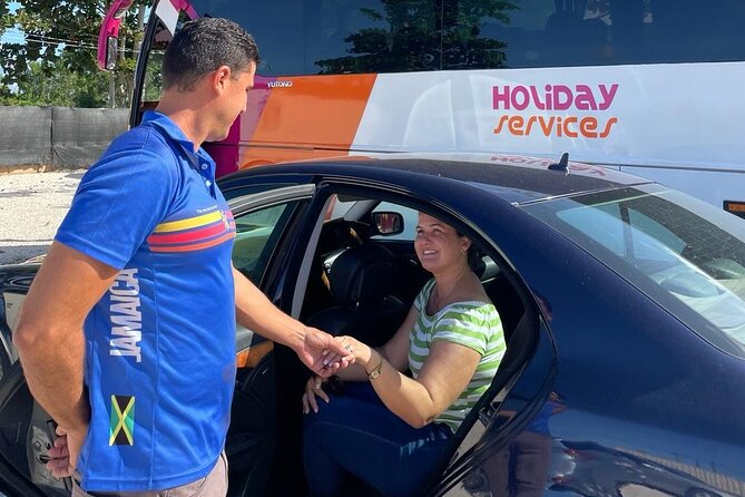 MontegoBay Airport to Ocho Rios: One way/Round Trip cheap Shuttle - The ride from Ocho Rios and other resorts to MBJ
