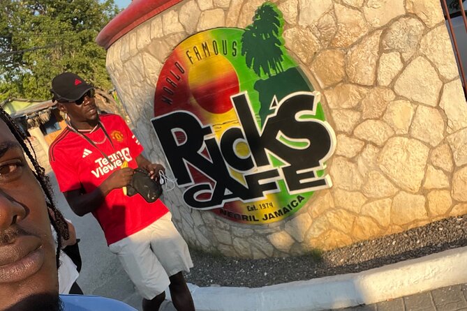 Negril 7 Mile Beach and Ricks Cafe Tour - Rick’s Cafe for cliffs, music, and sunset