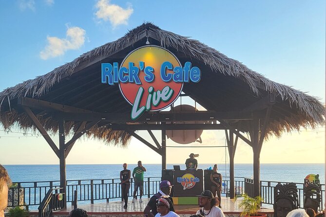 Negril Beach Break and Ricks Cafe - Montego Bay Cruise Port - The long road from Montego Bay to Negril