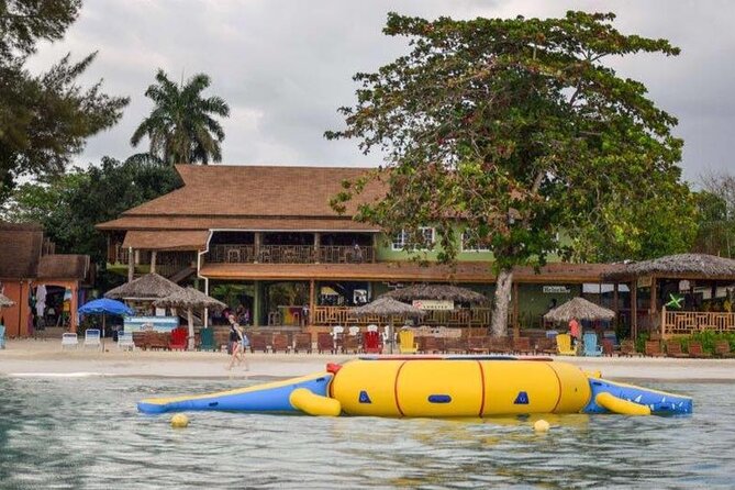 Negril Beach Break and Ricks Cafe - Montego Bay Cruise Port - Rick’s Cafe and the high cliff platform