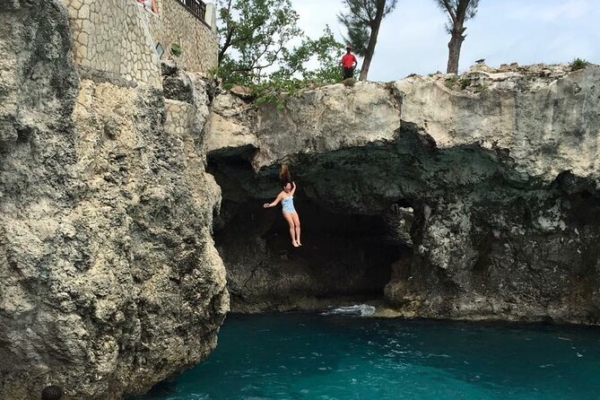 Negril Beach Break and Ricks Cafe - Montego Bay Cruise Port - Seven miles of Negril sand