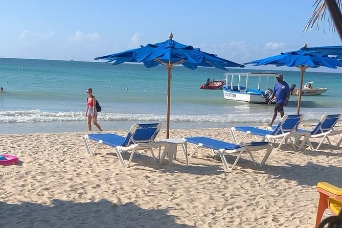 Negril Beach, Ricks Cafe and Margaritaville from Montego Bay - Rick’s Café and Negril’s cliffside sunset