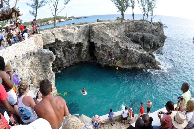 Negril Sunset Trip to Rick's Cafe from Montego Bay and Grand Palladium - Families, older visitors, and group size