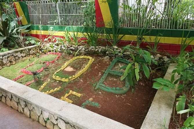 Nine Mile Bob Marley Mausoleum Transportation [ Birthplace ] - Seeing the mausoleum and final resting place