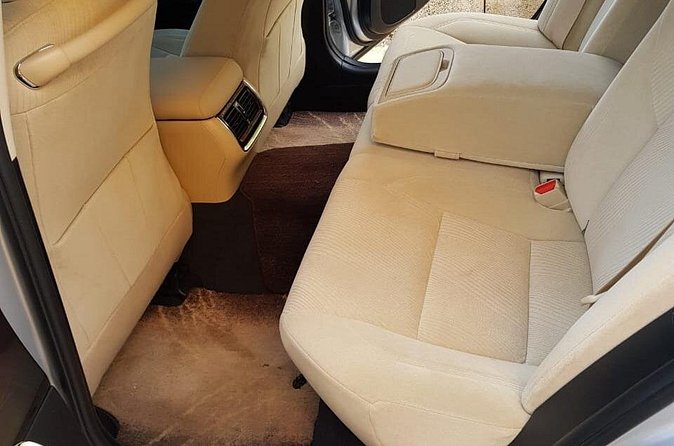 Ocho Rios Airport Transfer - Driver service: friendly conversation is part of the value