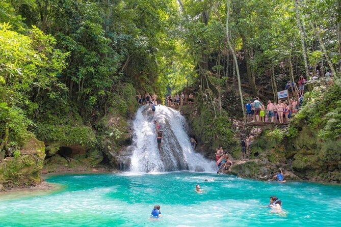 Ocho Rios: Amazing Blue Hole and Chill at Reggae Hill - Blue Hole brings the excitement first