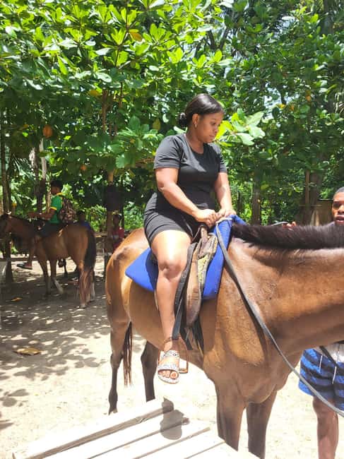 Ocho Rios : Bamboo River Rafting and HorseBack Riding - The ocean swim with your horse