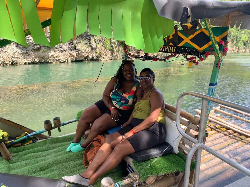 Ocho Rios : Bamboo River Rafting in Ocho Rios Jamaica. - Your short turn at the pole