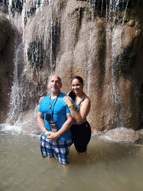 Ocho Rios: Konoko Falls, Fern Gully, and Shopping Tour - Fern Gully, a 20-minute tropical road show
