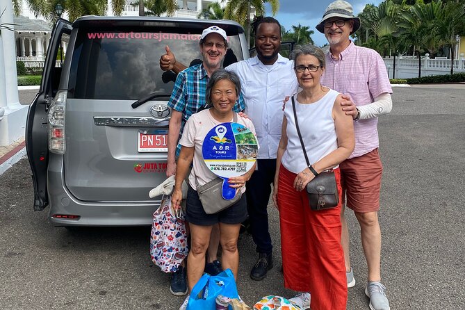 Ocho Rios Sightseeing Tours and Shopping - Jamaican music and island stories on the road