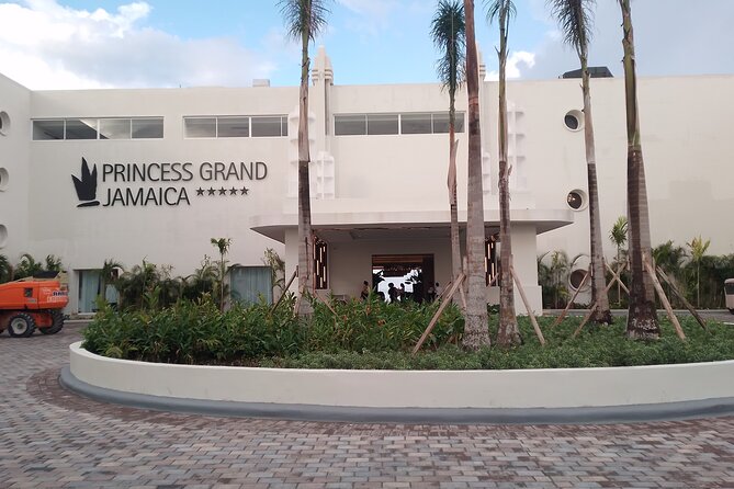 Princess Grand Jamaica Private Airport Transfer from Montego Bay - Why a private car can be worth $18 per person
