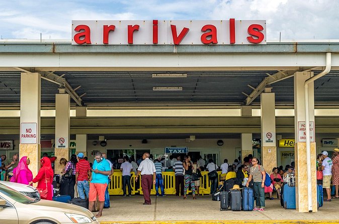 Private Airport Transfer in Montego Bay - Meeting Steven or TJ After Customs